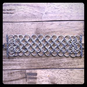Chain link cuff
